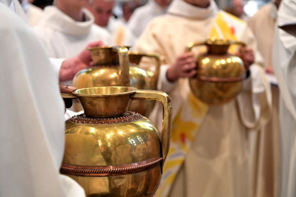D&rsquo;où vient l&rsquo;huile des baptêmes et des confirmations ?