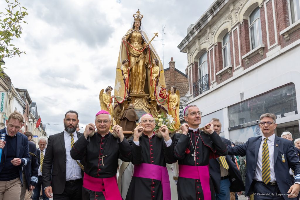 Grand tour du Saint Cordon à Valenciennes