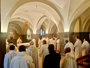 Temps de prière à l'abbaye de Maredsous