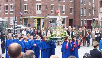 Procession Notre-Dame de la Treille LILLE 21 juin 2009 042