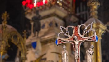 croix avec Marie et Jean et Notre Dame Treille