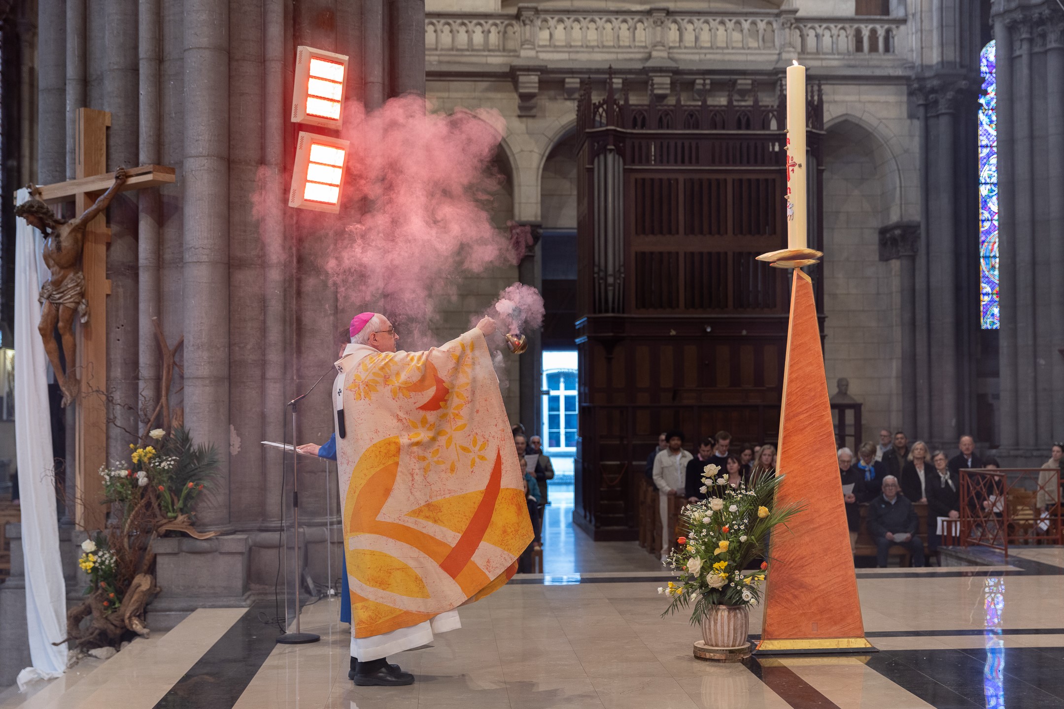 Encensement cierge pascal