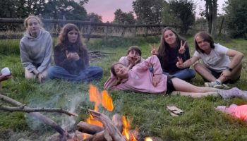 WhatsApp-camp-collégiens-2024-768x1024