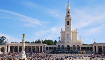 Téléchargez-les-photos-:-Sanctuaire-de-Fatima,-Portugal---en-image-libre-de-droit