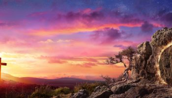 Téléchargez-les-photos-:-Lumière-de-résurrection-dans-le-tombeau-vide-avec-crucifixion-au-lever-du-soleil---en-image-libre-de-droit