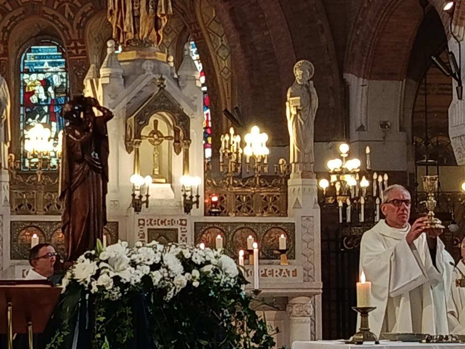 555719814_1967153300772023_1517429219501373938_n