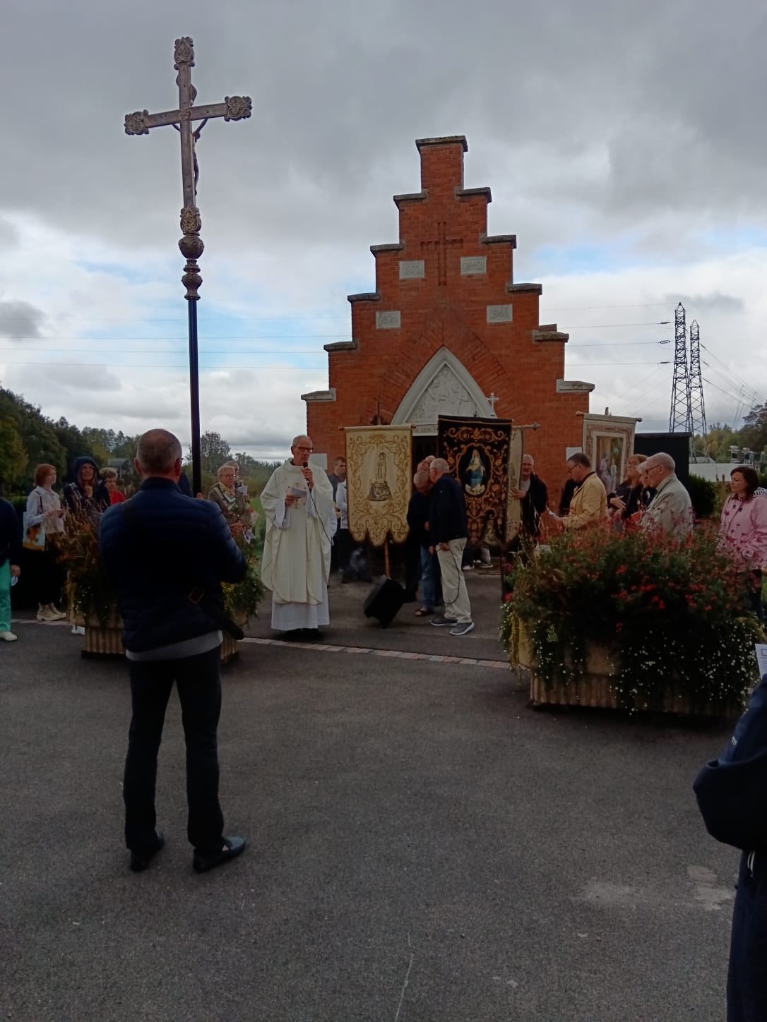 557617006_1967156850771668_4737488705670748375_n