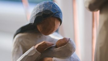 phil-hearing-1220445-unsplash